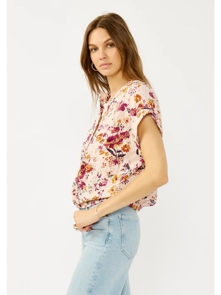Wander Free Twist Front Top