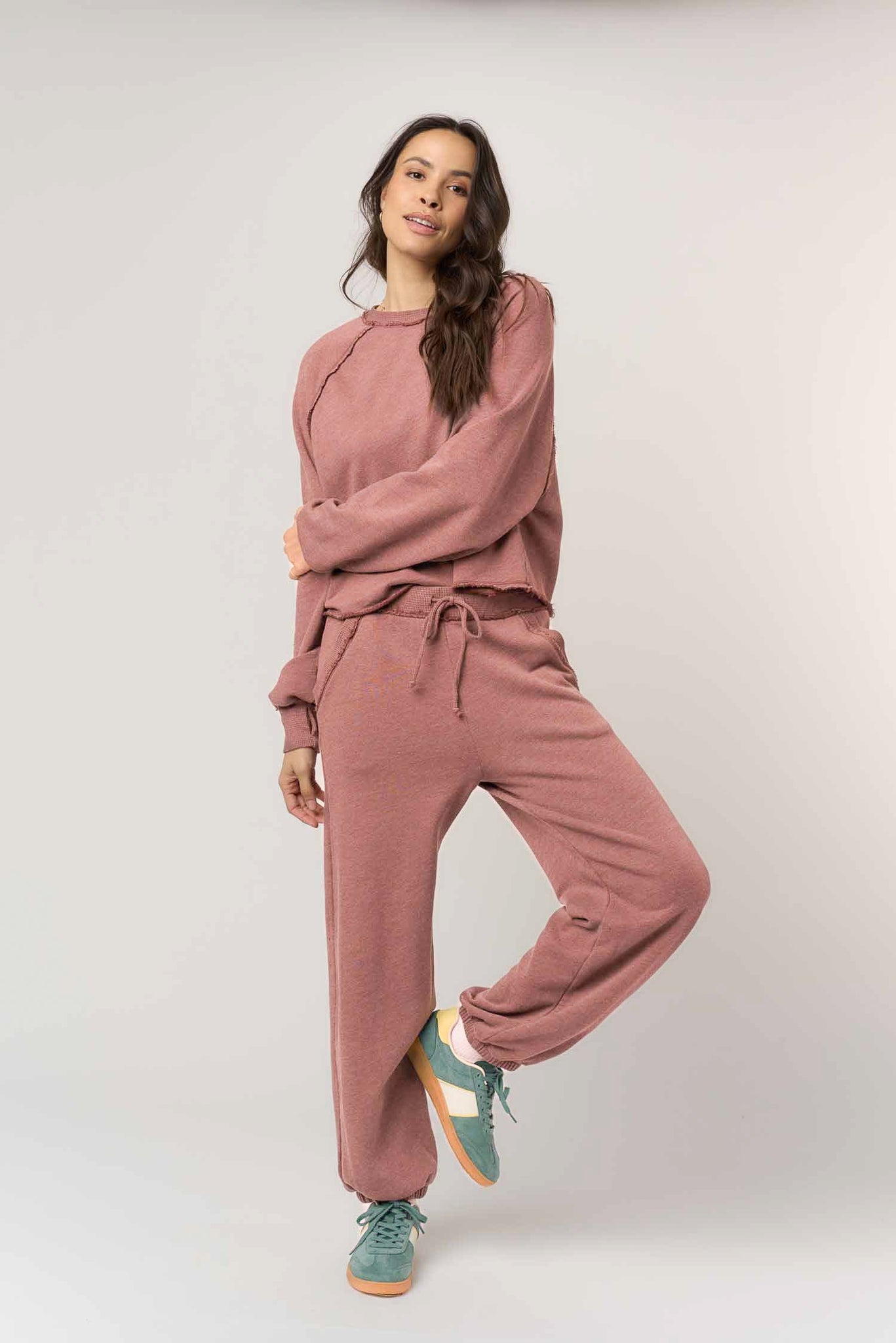 PARIS RAGLAN SWEATSHIRT - ROSE TAUPE