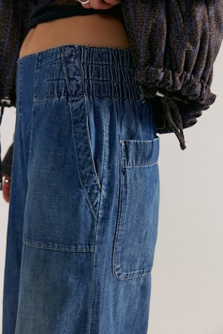 We The Free Breezy Denim Pull-On Jeans in COBALT