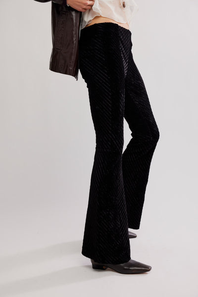 PENNY PULL ON VELVET PANT in Black