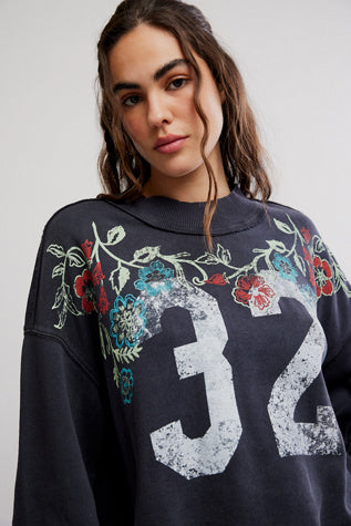 Palm Spring Turtleneck Graphic Pullover